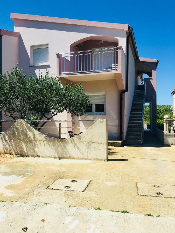 Apartamento Dama Obrovac Exterior foto